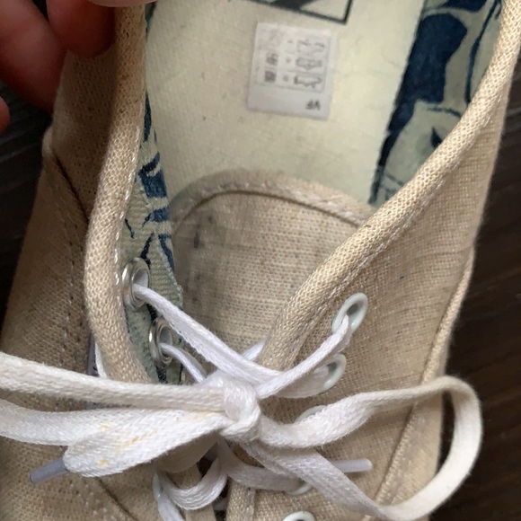 Vans - Picture 5 of 9